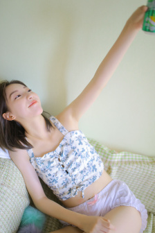 老板把我抱进办公室揉我胸